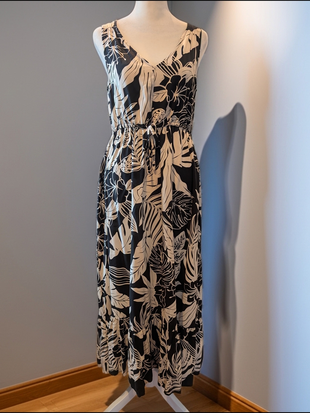 Sleeveless Black & Cream Floral Maxi Dress